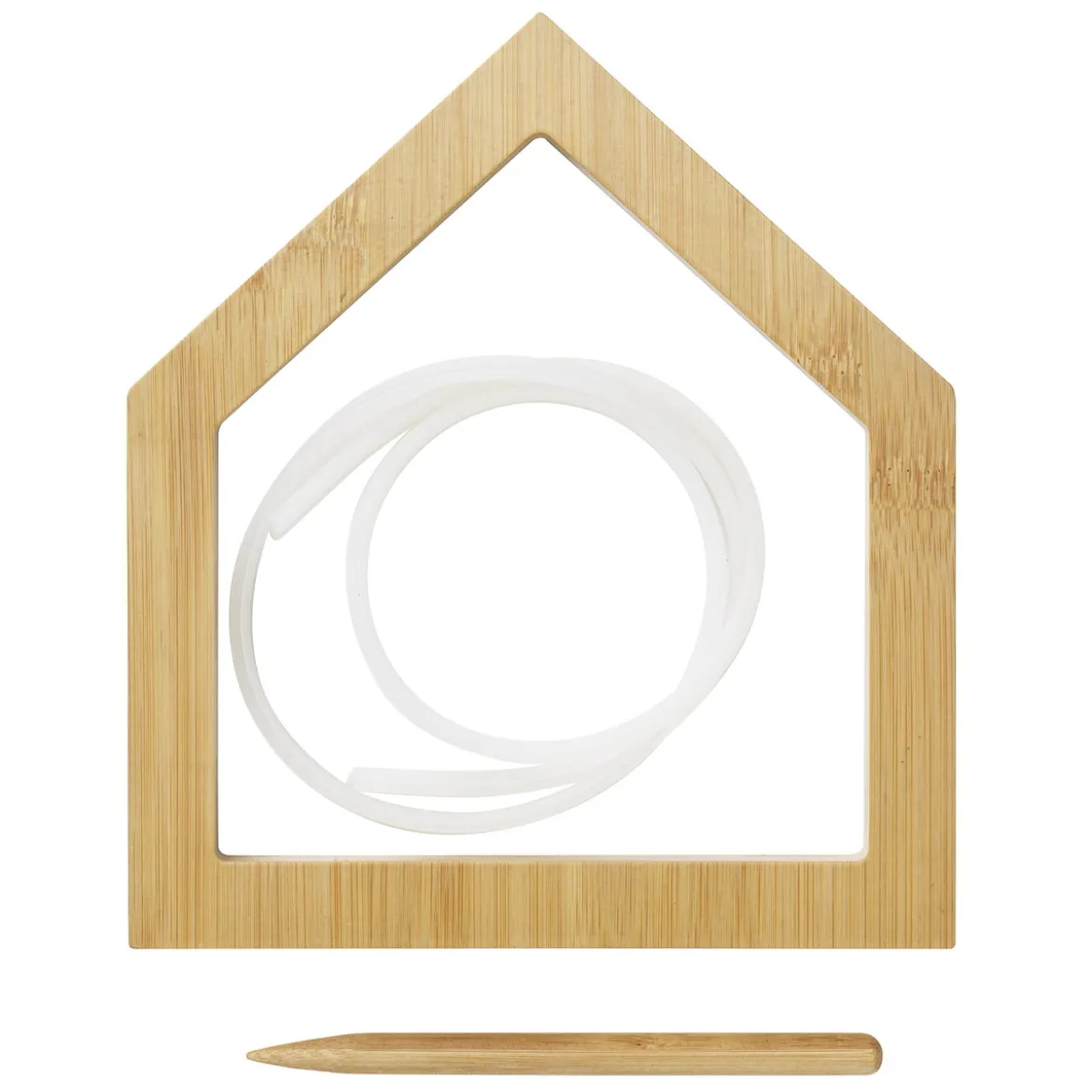 Broderiram husform av ljust trä 19×21,5 cm + gummilist och träpinne