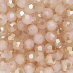 95 fasetterade glaspärlor på sträng, 4 mm i diameter – grön