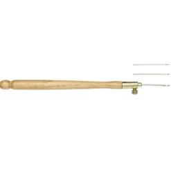Fransk broderinål av trä, längd 14 cm. 3 nålar à 08 - 1,0 - 1,2 mm medföljer