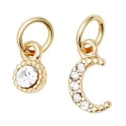 2 guldfärgade hängen charms med strass, måne 5,5×7,5 mm, sol Ø4,5 mm