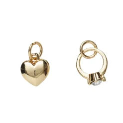 2 guldfärgade hängen charms, ring med strass 9×10,8 mm, hjärta Ø8 mm