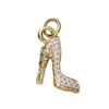 Guldfärgat hänge charm klacksko med vit färg 11×15×4 mm