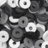 Heishi-pärlor i rör – härlig mix med svarta, vita & grå heishis, Ø6 mm