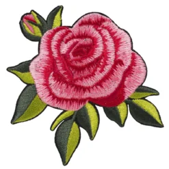 Iron-on tygmärke stor och glänsande rosa ros med gröna blad, 70×75 mm