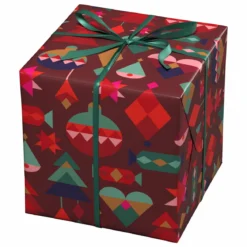 Julpapper 10 meters rulle, 57 cm bred – grafiskt mönster med klassisk jul