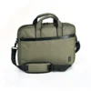 Kozo laptopväska, tillverkad av återvunna PET-flaskor, olive. Mått: 41,5×31×4,5 cm