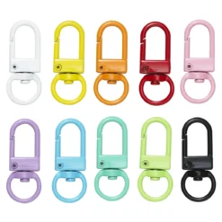 Nyckelringar, karbinhakar av metall med roterbart vridlås, 10-pack. Längd 33 mm