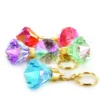 Nyckelring med stor fin glänsande diamant! Pris per styck, säljs assorterat online
