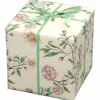 Presentpapper på rulle 10 m × 57 cm – offwhite papper med vintageblommor