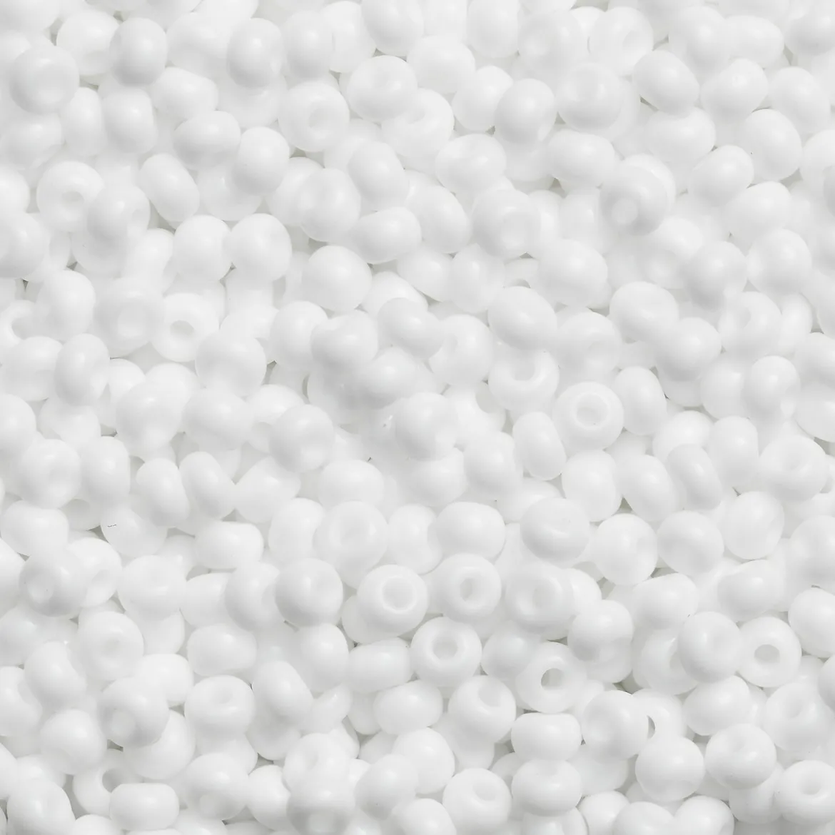 Rocaillespärla 6/0 vit opak