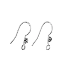 Öronkrokar med blommor, antiksilverfärgad metall. 20 mm. 5 par.