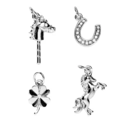 Silverfärgade hängen / charms med 4 olika lekfulla hästmotiv