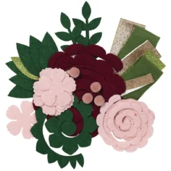 Skapa vackra och livliga filtblommor av färdigskurna filtbitar – rosa tema