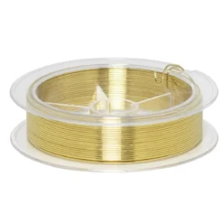 Smycketråd av metall, guldfärgad. Tjocklek 0,6 mm, längd 30 meter