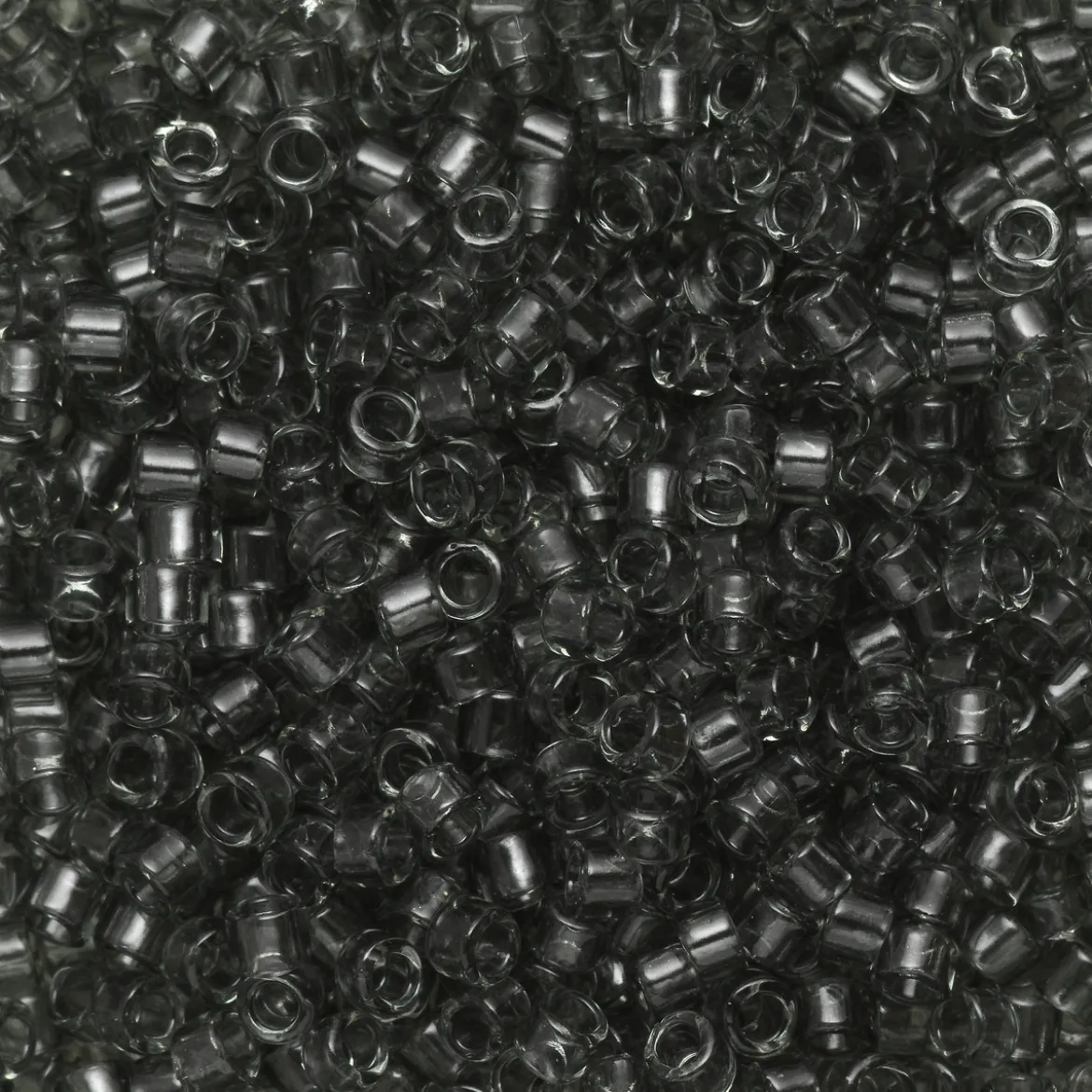 TOHO-pärlor 11/0 – grå transparent, 9B Transparent gray