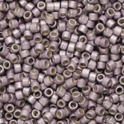 TOHO-pärlor 11/0 – lila metallic matt, PF554F PF galvanized matte lavender