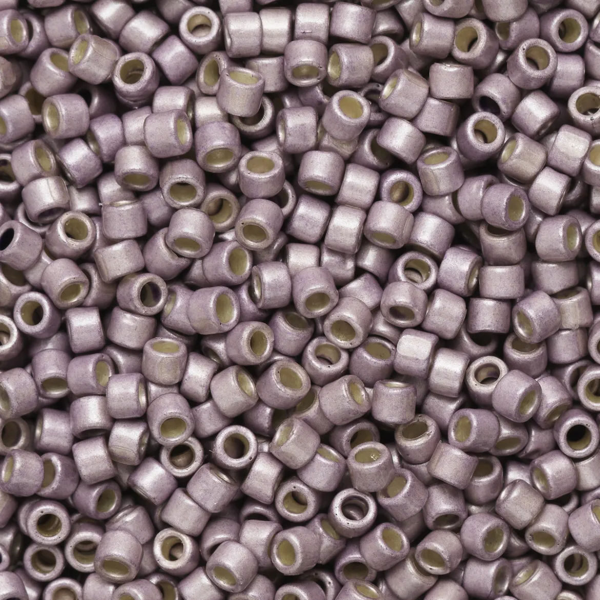 TOHO-pärlor 11/0 – lila metallic matt, PF554F PF galvanized matte lavender