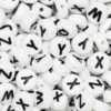 50 vita bokstavspärlor Q, W, X, Y, Z med svart tryck – Ø7 mm
