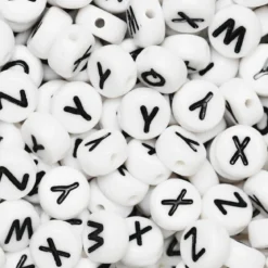 50 vita bokstavspärlor Q, W, X, Y, Z med svart tryck – Ø7 mm
