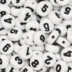 Vita sifferpärlor 0-9 – 150 st. Svarta siffror